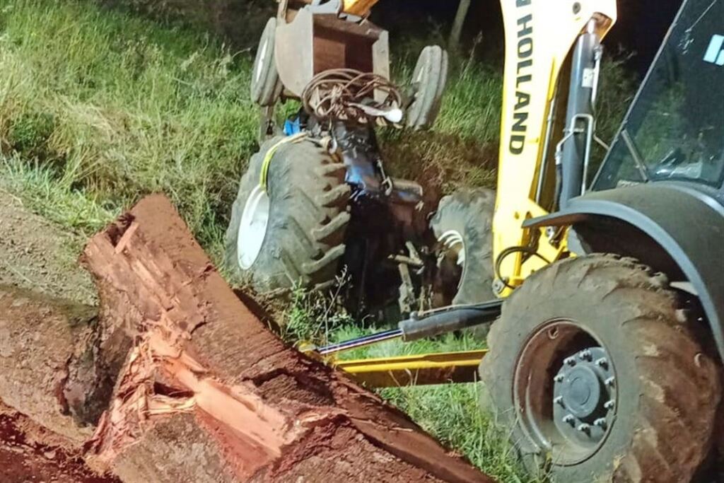Trator tomba em cima de homem no interior de Santiago