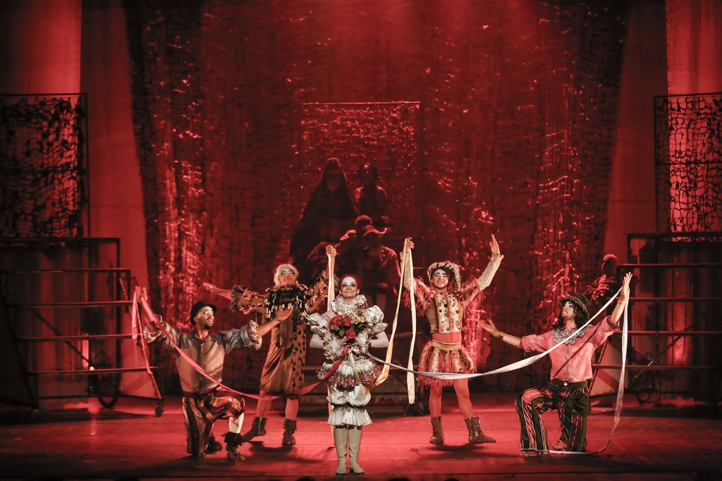 Começa a distribuição gratuita de ingressos para apresentação de espetáculo do Grupo Tholl em Santa Maria