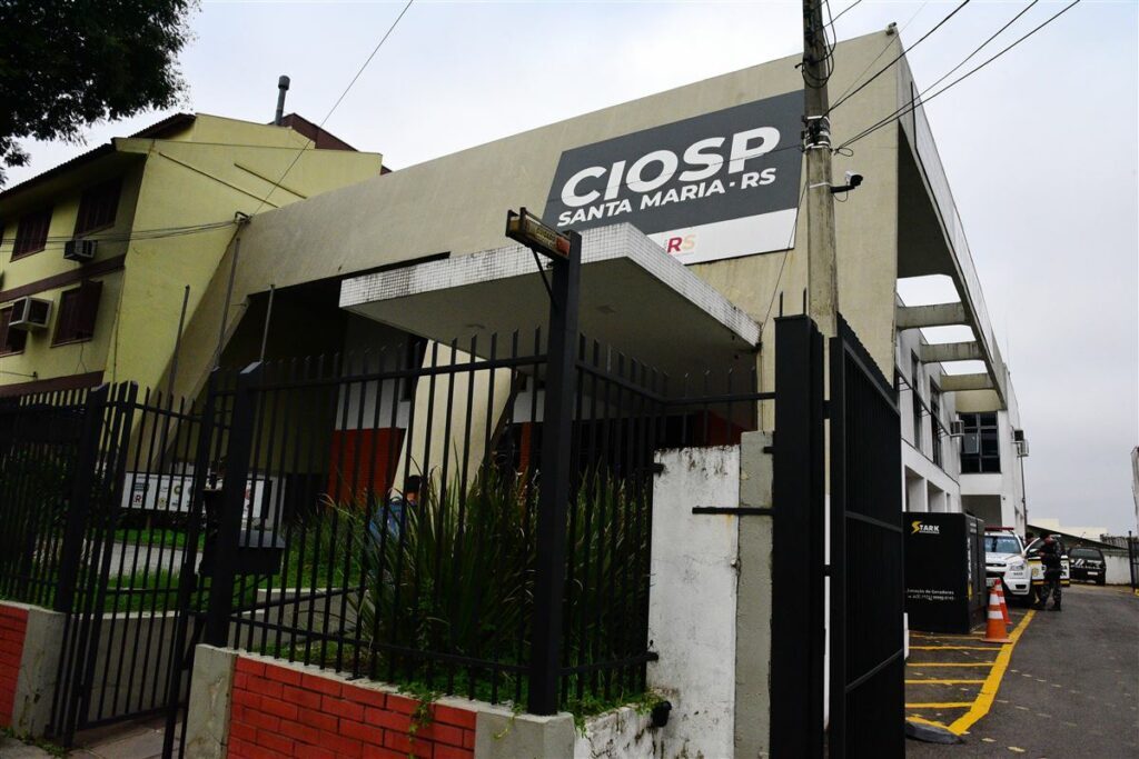 Suspeito é preso e quase é linchado após esfaquear vítima em tentativa de assalto no Bairro Urlândia