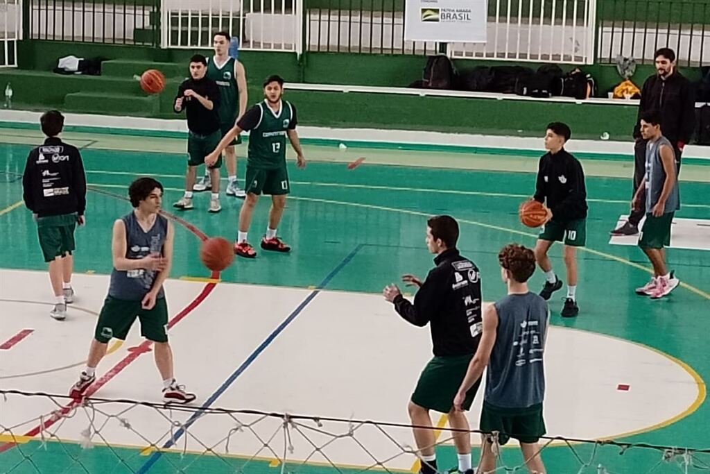 Seleção Gaúcha Sub-17 de Basquete treina neste feriado no Corintians