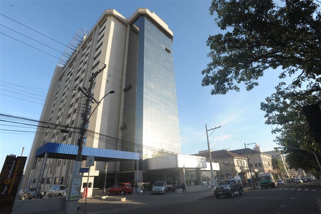 Hospital de Santa Maria deve fechar 10 leitos de UTI