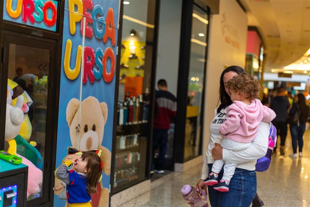 Veja o que abre e fecha no feriado do dia 12 de outubro
