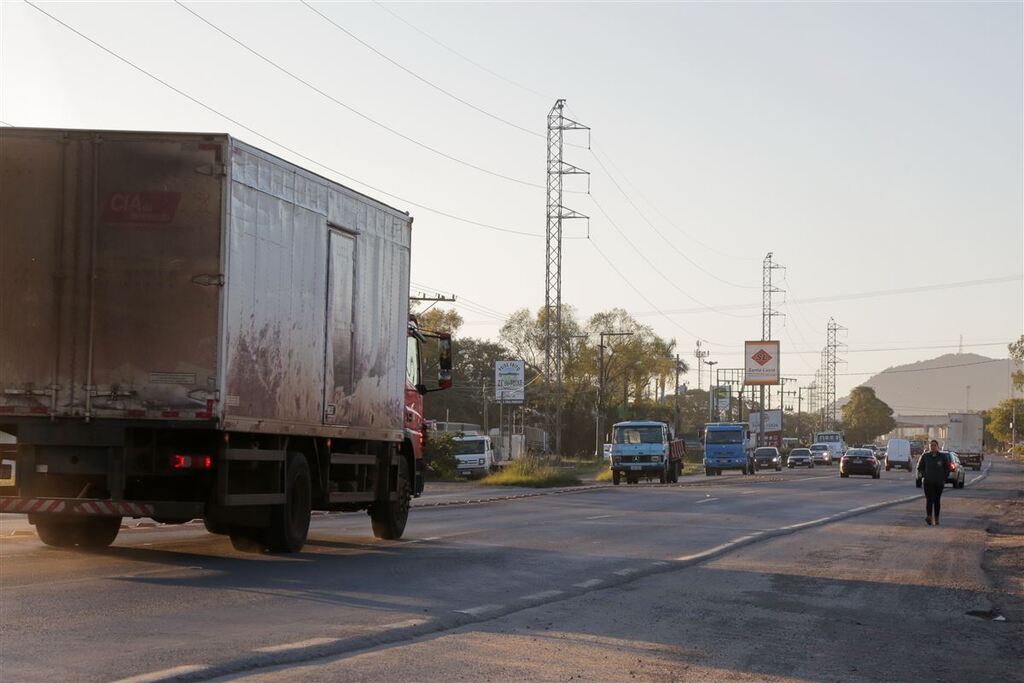 Três rodovias federais da Região Central devem ter pedágios