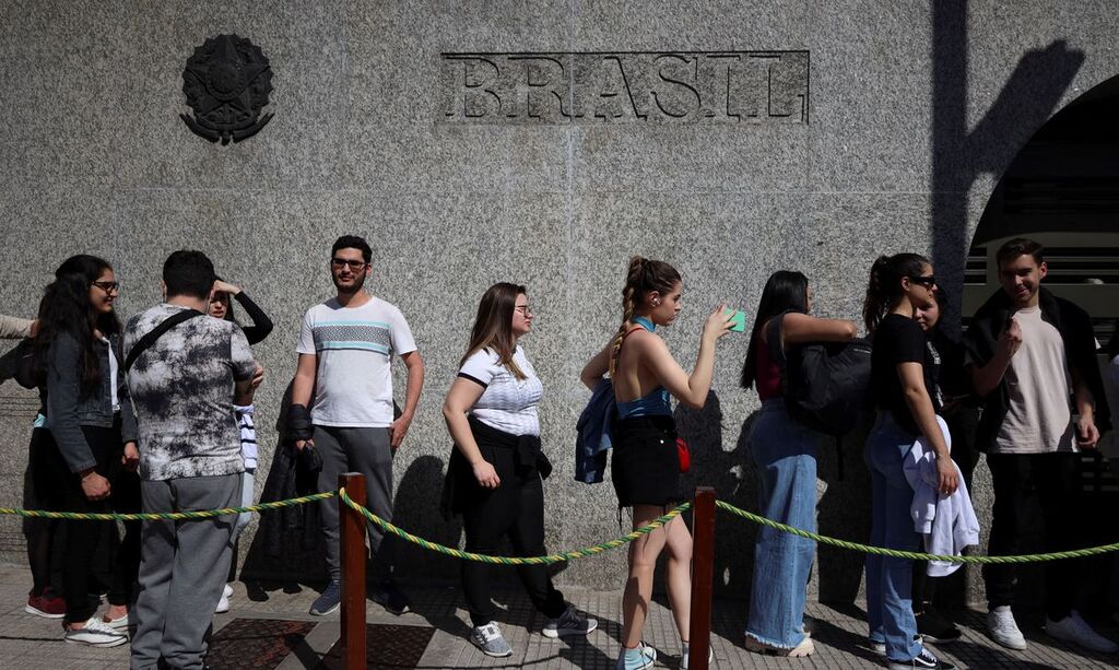 Votação para presidente ocorre em 181 cidades estrangeiras