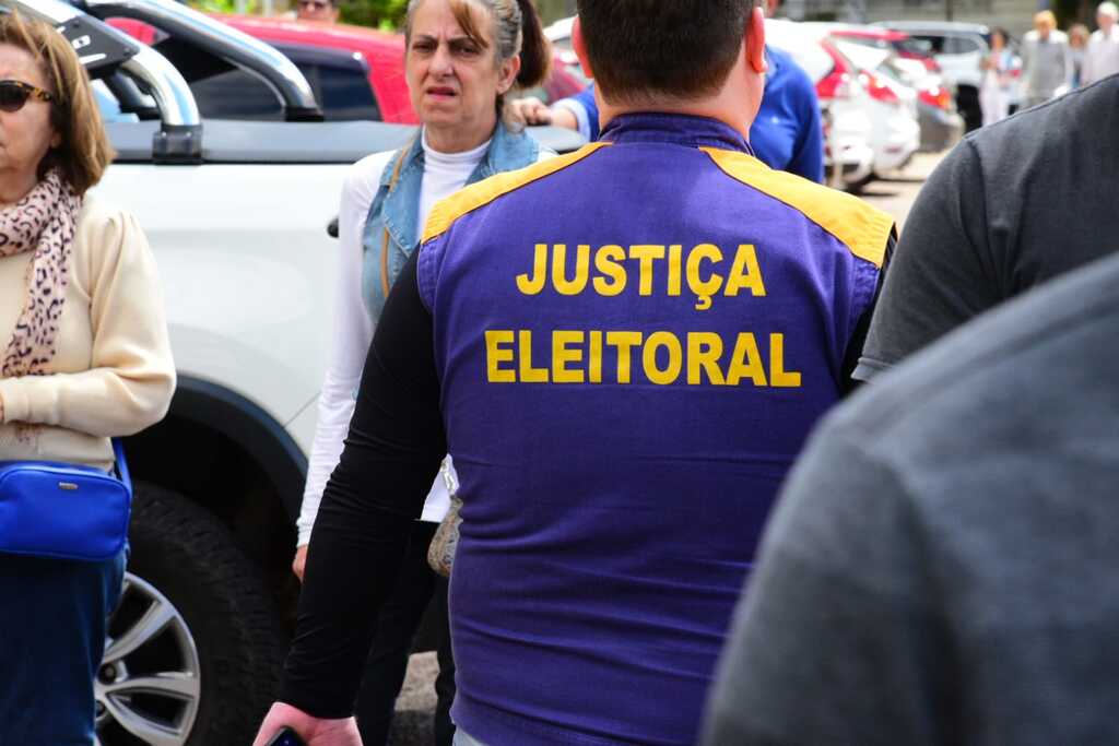 Manhã de votação em Santa Maria tem denúncias de boca de urna e movimentação intensa em algumas sessões