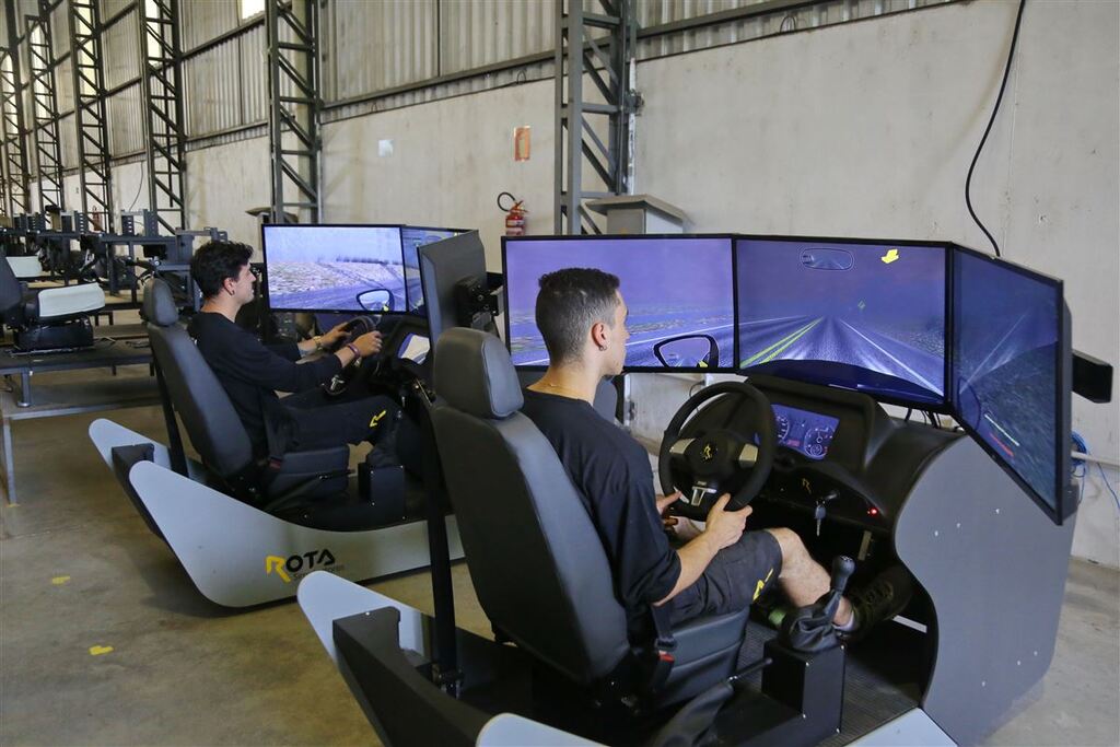 Uso facultativo de simuladores em autoescolas do RS é confirmado por Tribunal Regional