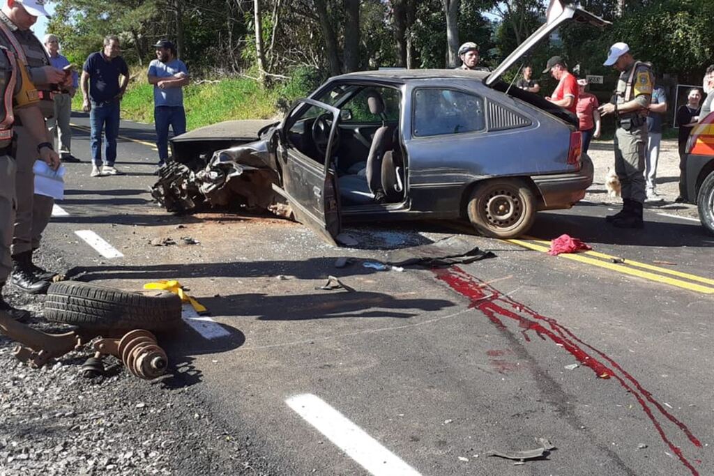 Motorista atropela ciclista, foge sem prestar socorro e fica gravemente ferido após colidir com outro veículo em Santa Maria