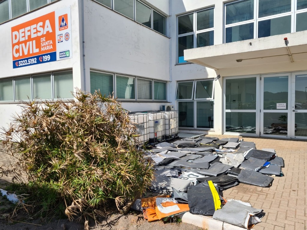 SM Outdoor doa 1,3 mil metros de lona à Defesa Civil