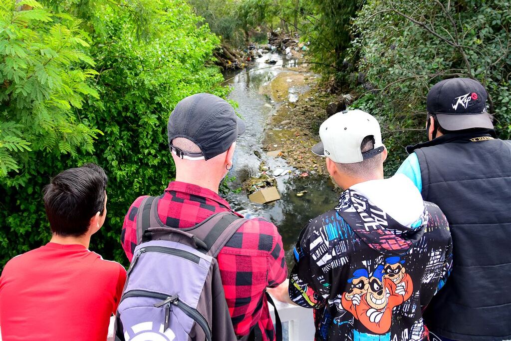 Atividade de alunos da escola Pão dos Pobres tem foco no cuidado do Arroio Cadena