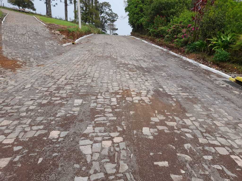 Inaugurada obra do primeiro calçamento no interior de Pinhal Grande