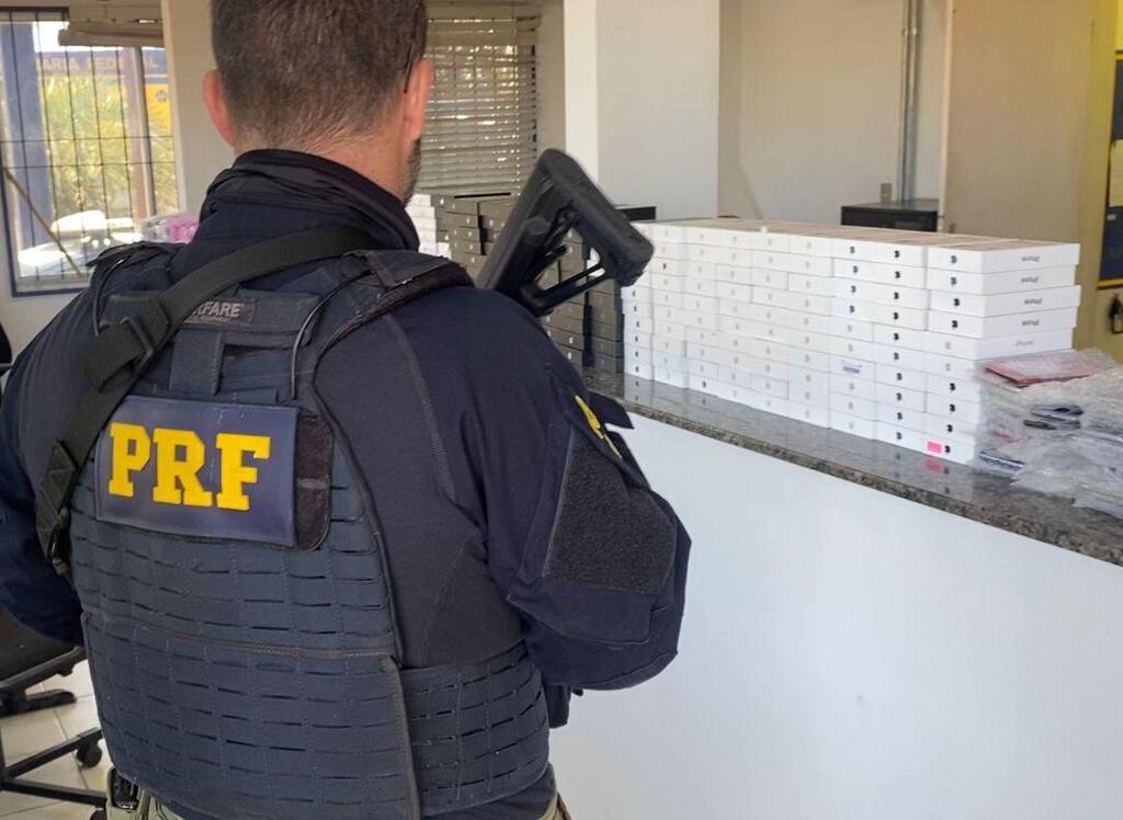 Vídeo: homem é preso com mais R$ 2 milhões em smartphones importados ilegalmente na Região da Campanha