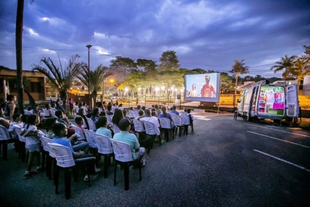 Primeiro cinema itinerante movido a energia solar do Brasil chega a São Pedro do Sul neste domingo