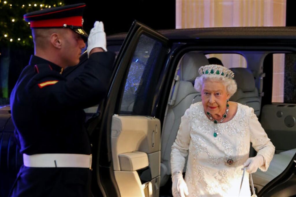 Estado de saúde da rainha Elizabeth II preocupa e filhos estão reunidos com a monarca na Escócia