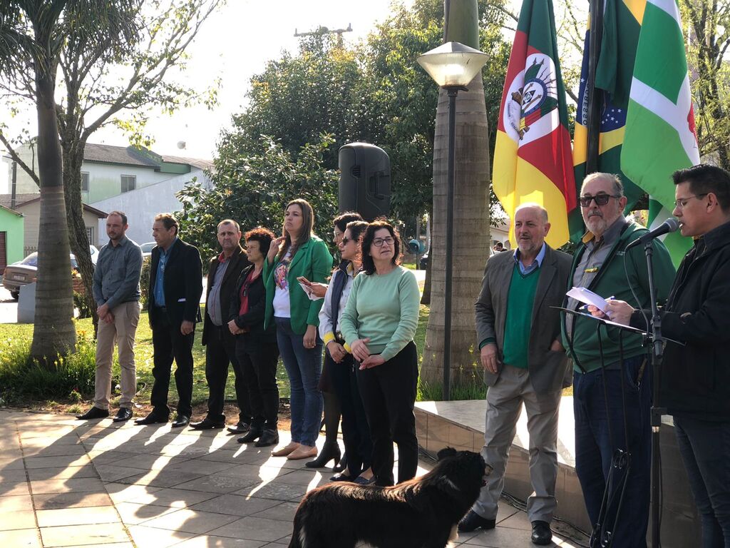 Dilermando de Aguiar realiza abertura oficial da Semana da Pátria