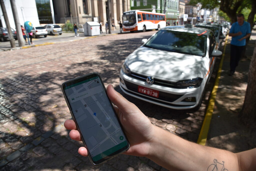 Motoristas de aplicativo de Santa Maria se reúnem para discutir regulamentação da categoria