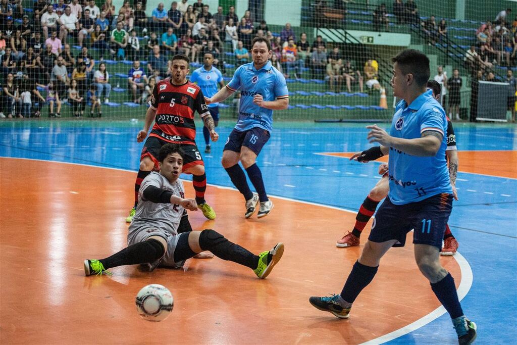UFSM bate o Paulista com gol no final e segue líder da Série Ouro