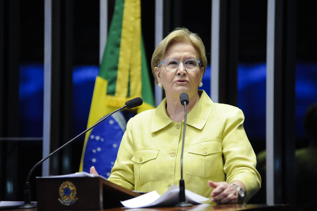 Pedro França/Agência Senado - Plenário do Senado durante sessão não deliberativa.

Em discurso, à tribuna, senadora Ana Amélia (PP-RS).

Foto: Pedro França/Agência Senado