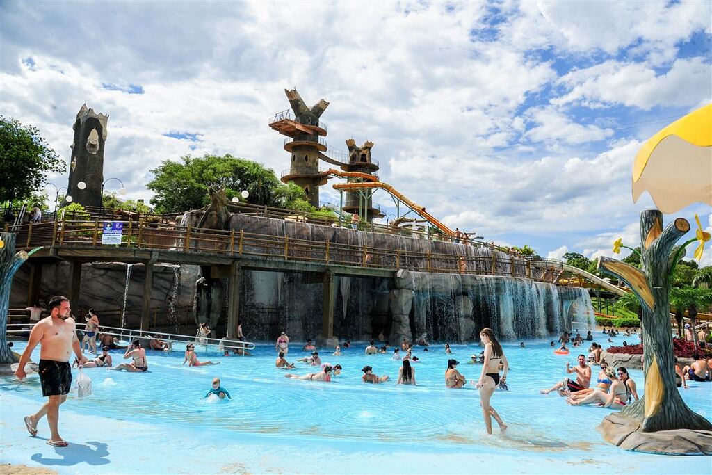 Deni Zolin: Clube Dores abre 110 vagas de empregos para o veraneio