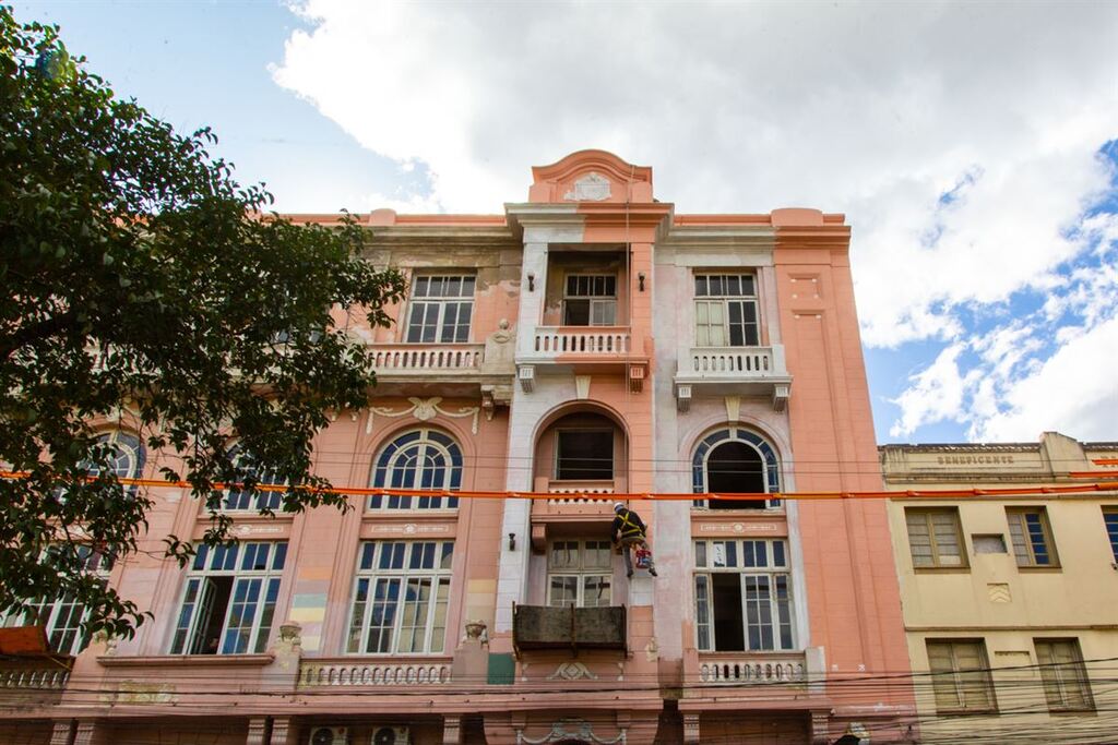 Maurício Araujo: restauração externa da SUCV entra na reta final