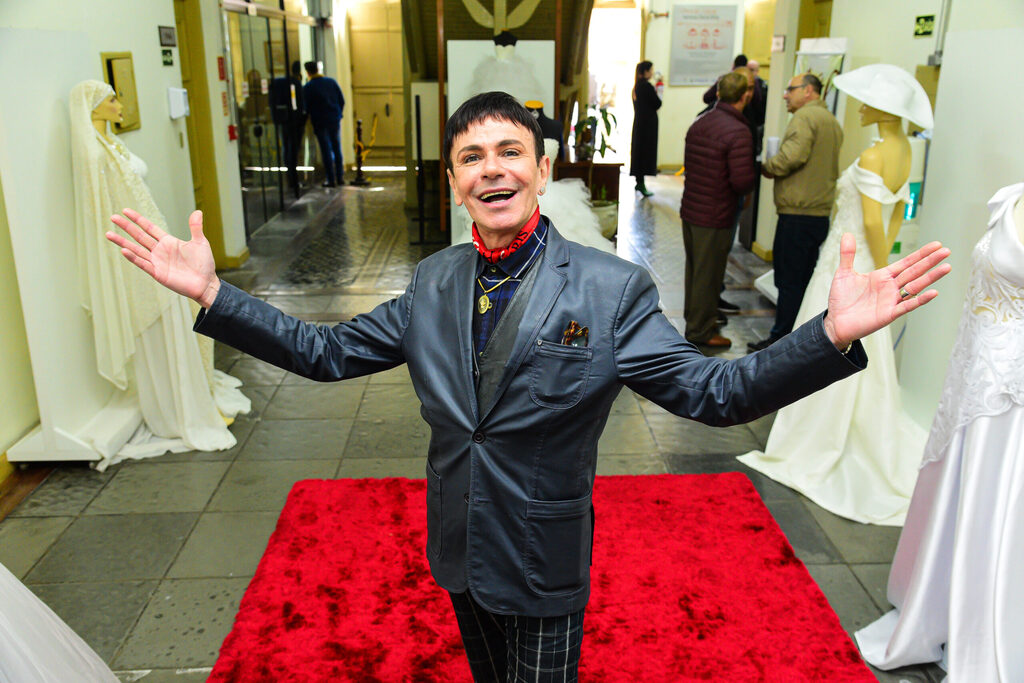 37 anos de moda: estilista Ruby Saratt é homenageado na Câmara de Vereadores