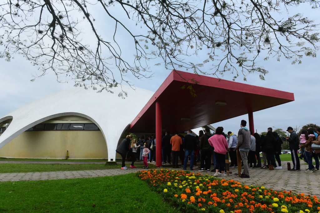 Com programação alusiva aos 53 anos da chegada do homem à lua, Planetário da UFSM recebe mais de 500 pessoas