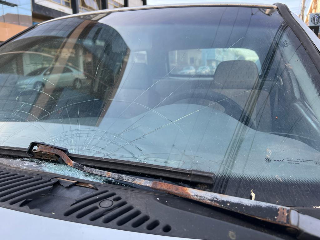 VÍDEO: homem é preso após agredir e tentar matar ex-companheira em Santiago