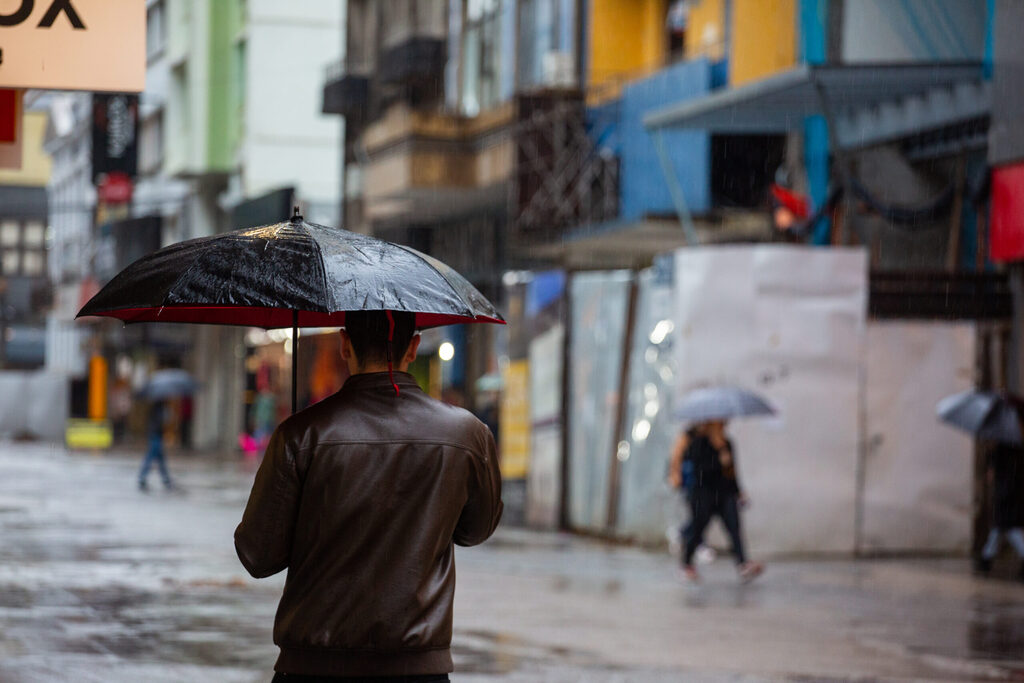 Chuvas retornam com mais intensidade, mas não causam estragos em Santa Maria