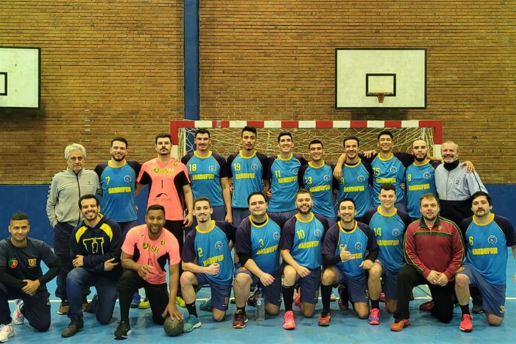 Handufsm/ASH vence jogos na estreia do Estadual de Handebol