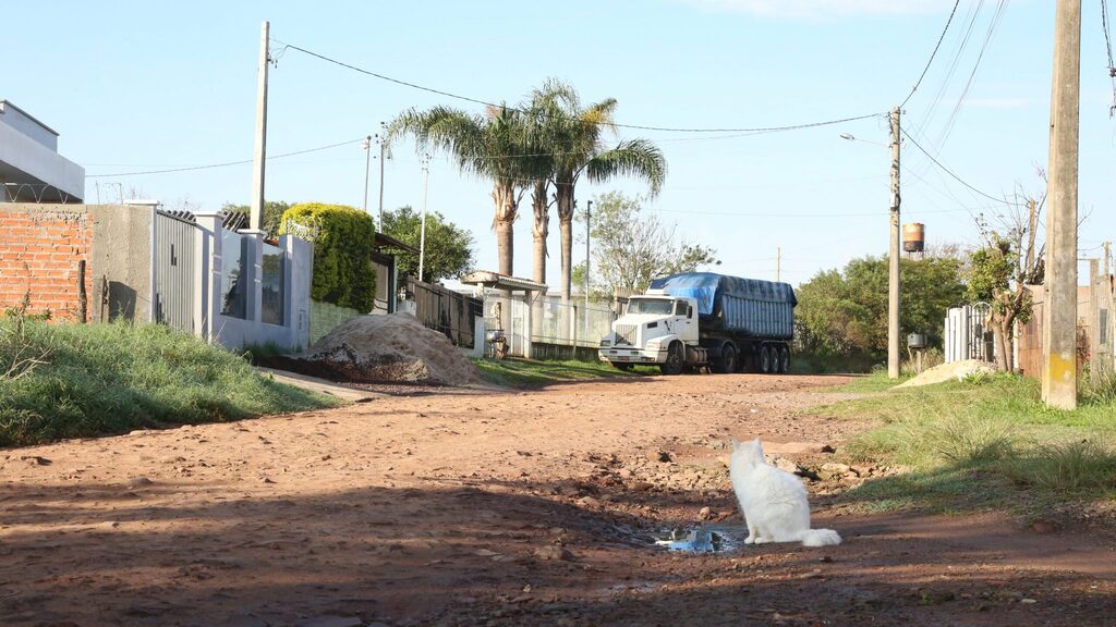 Ruas dos bairros São João e São José devem começar a ser pavimentadas nos próximos dias