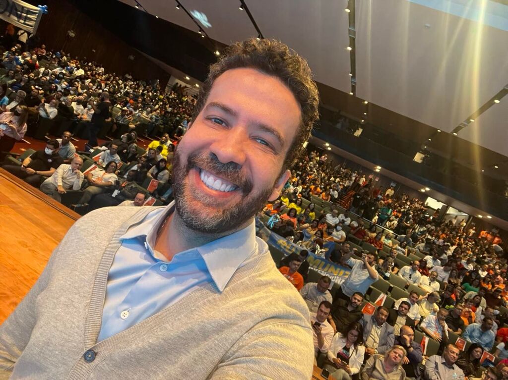 Janones é oficializado candidato à presidência pelo Avante