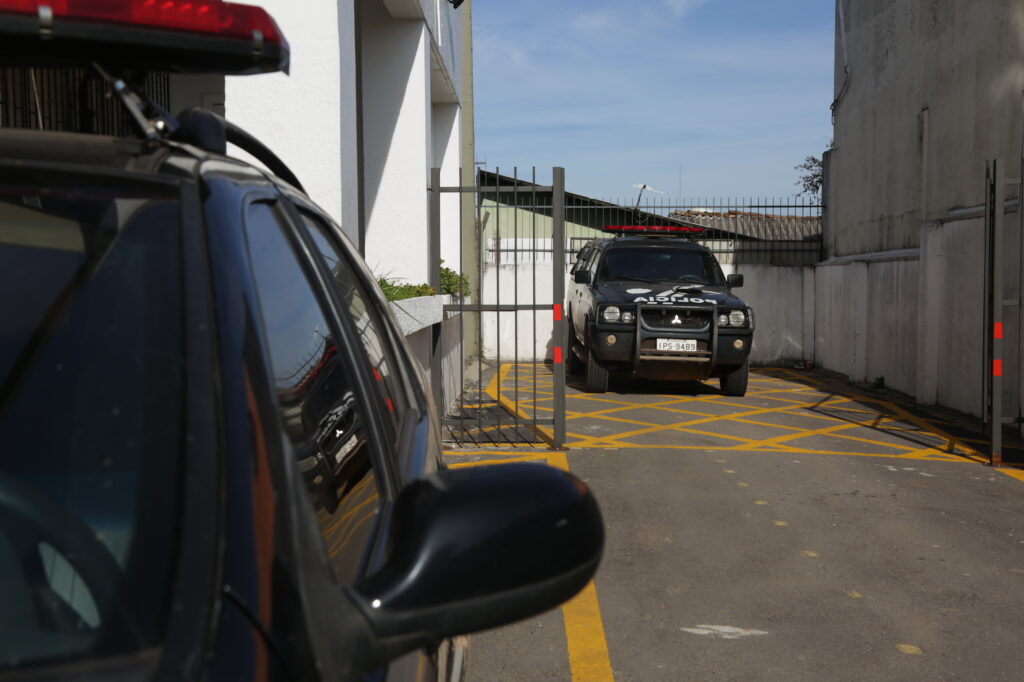 Mulher é agredida e tem R$ 32 mil roubados pelo companheiro ao pedir para ele sair de casa