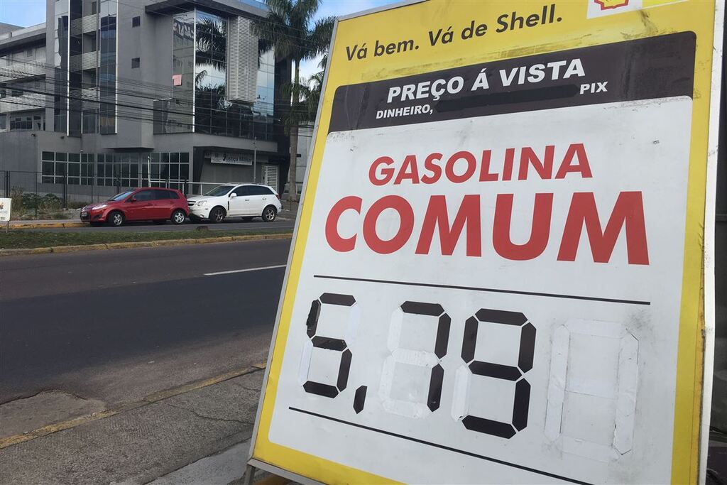 Após redução do ICMS, gasolina já é vendida a R$ 5,64 em Santa Maria