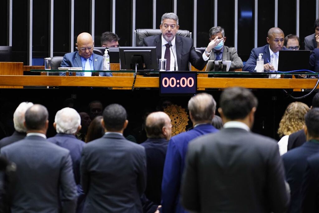 PEC que barra gastos para os municípios irá virar lei