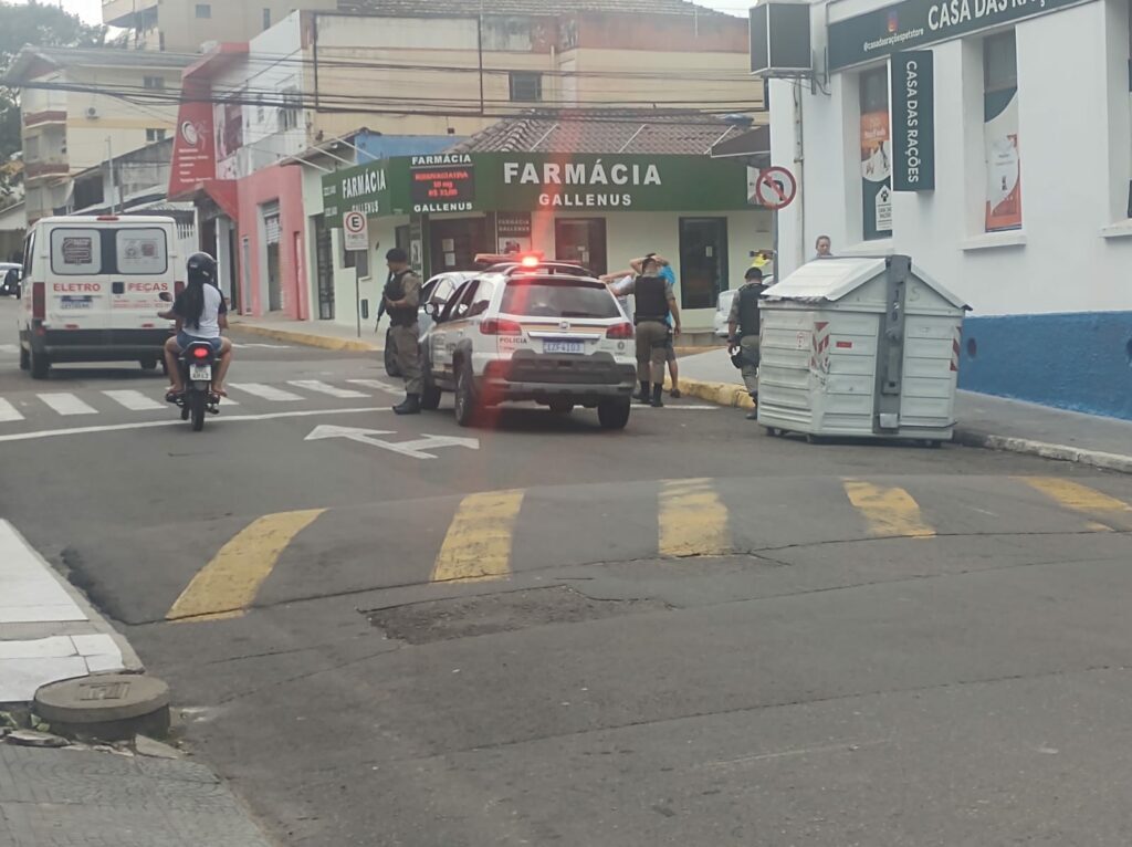 Quadrilha de estelionatários é presa com documentos falsos, dinheiro e droga em hotel de Santa Maria