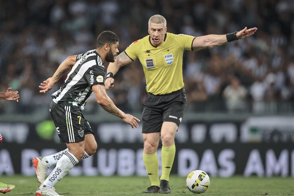 Atacante Hulk dá entrevista polêmica sobre Anderson Daronco