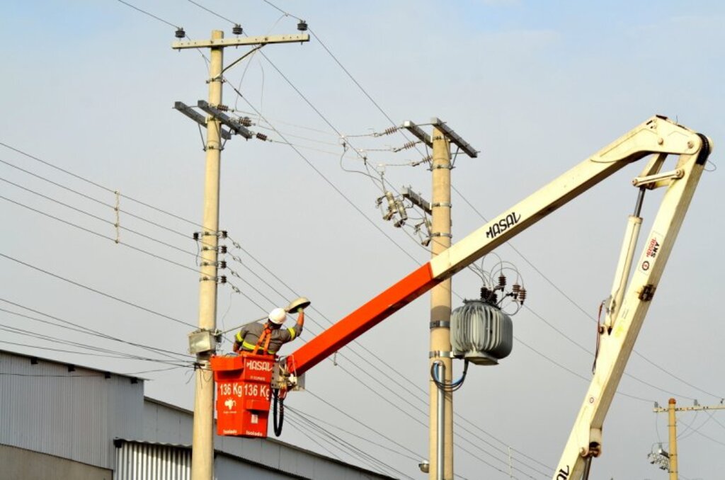 Iluminação pública dos distritos de Santa Maria começam a receber manutenção