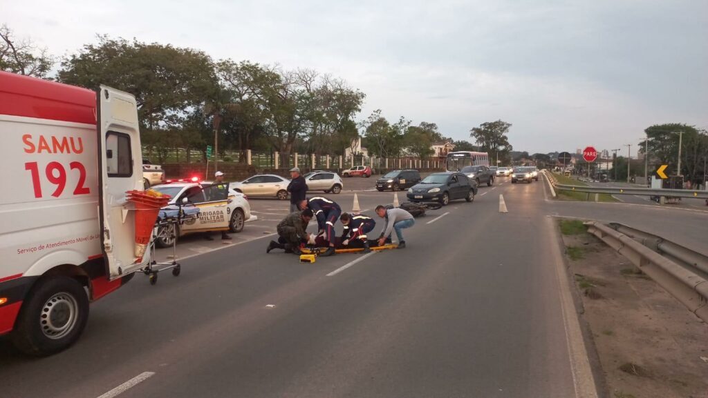 Motociclista fica ferido após colidir contra veículo na Faixa Velha de Camobi