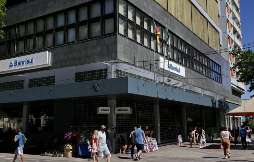 Deni Zolin: Banrisul abre concurso com 274 vagas e salário de R$ 4,2 mil