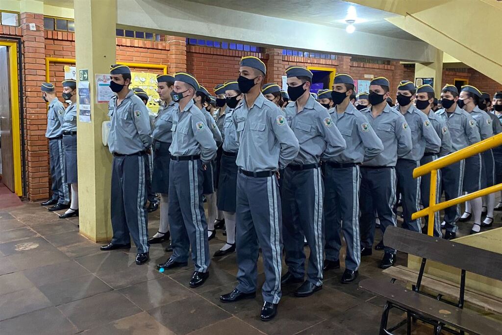 Apenas duas, das quatro escolas cívico-militares prometidas para a Região Central, estão em funcionamento