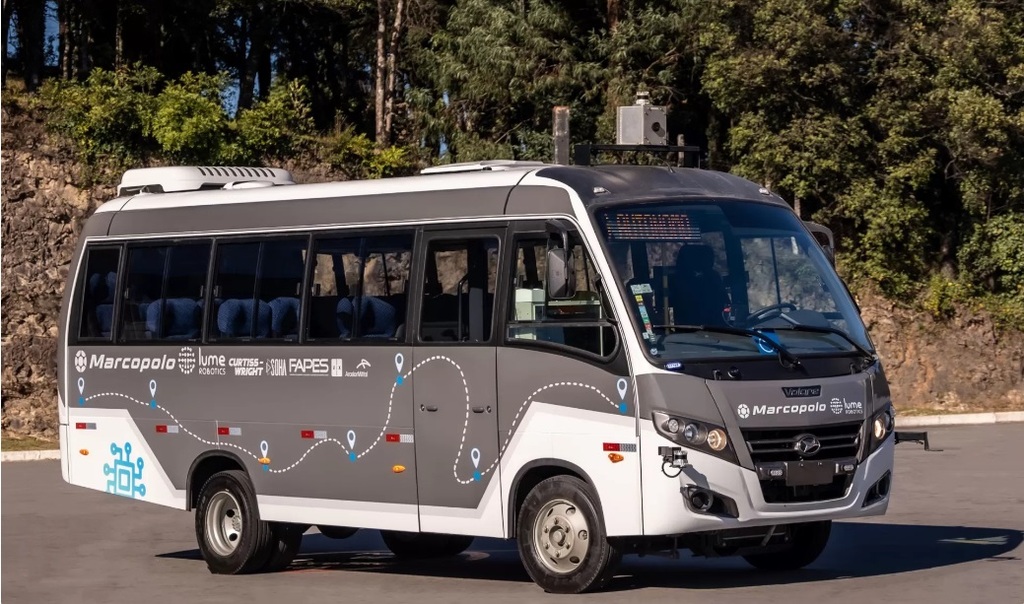 Como é o ônibus que funciona sem motorista, apresentado por fábrica gaúcha