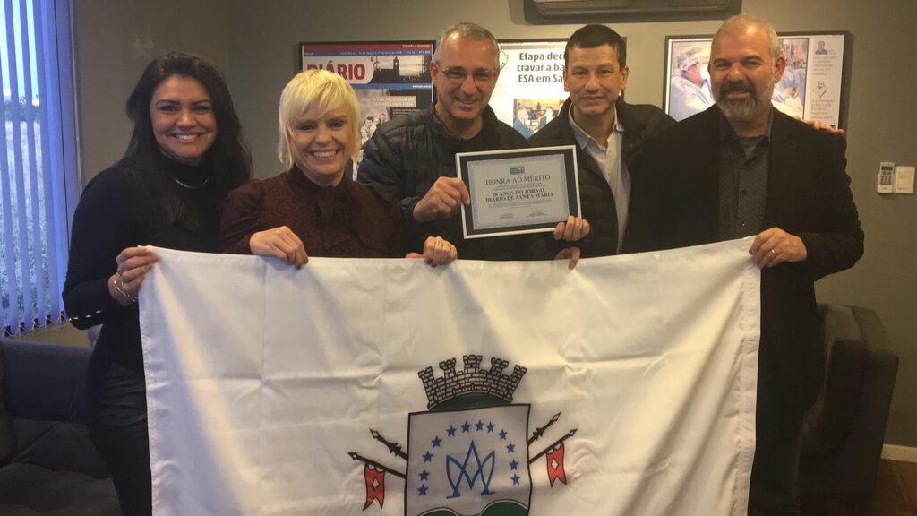 Grupo Diário recebe homenagem de prefeito e vice-prefeito de Santa Maria
