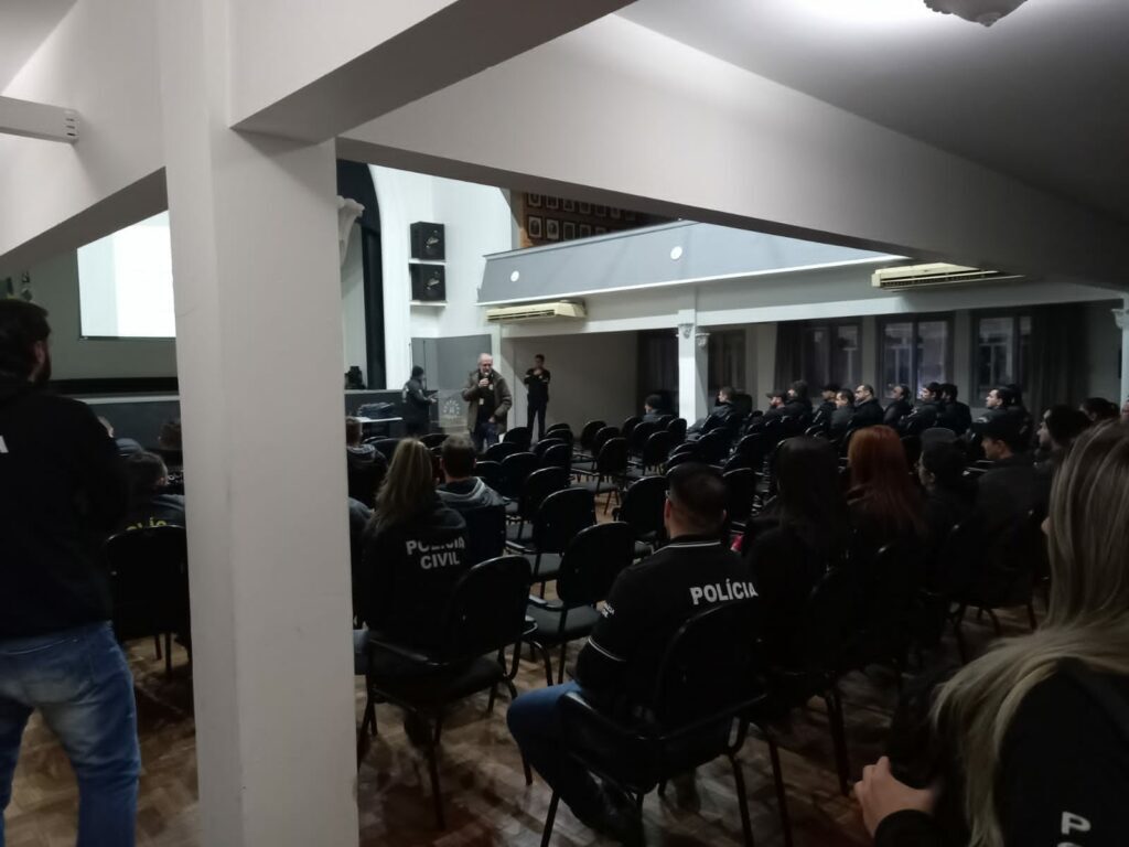 Quadrilha que usou nome de delegado e aplicava golpe dos “nudes” é presa pela Polícia Civil de Santa Maria