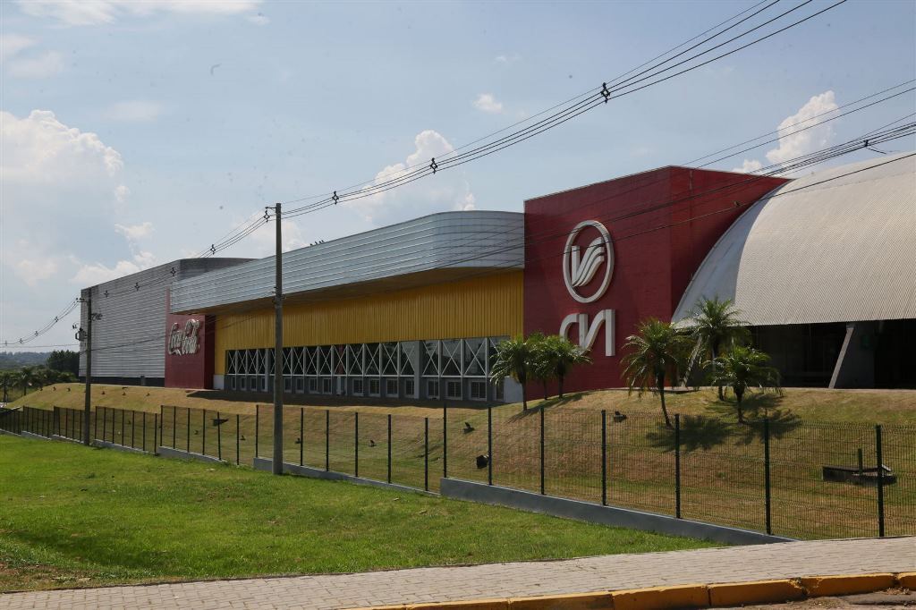 Coca-Cola abre oito vagas de trabalho na fábrica de Santa Maria