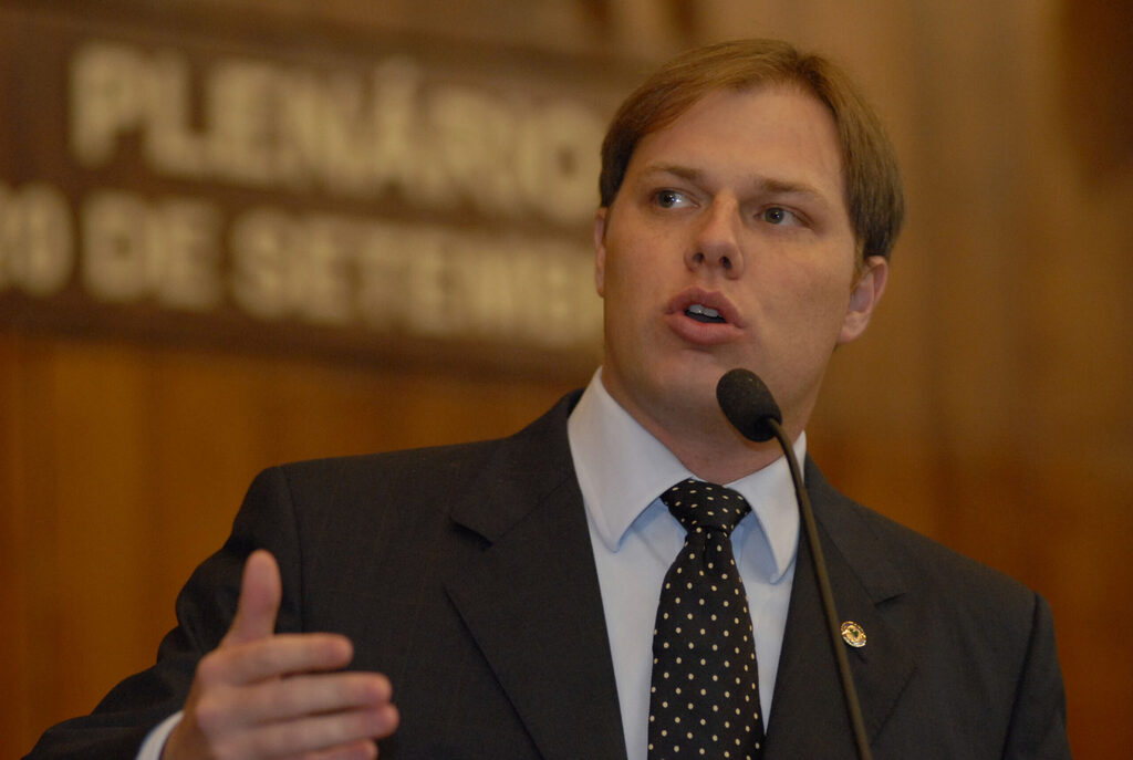 “É evidente que há um grupo muito grande fomentado a circunstância de Leite concorrer ao governo” diz presidente estadual do PSDB