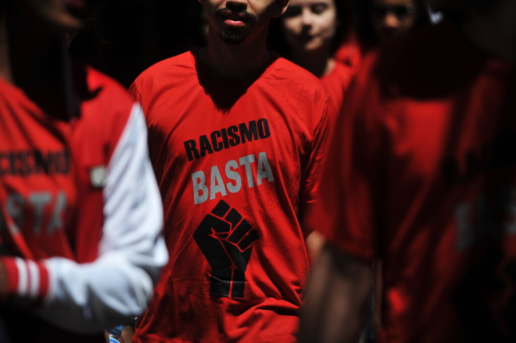 Diário Explica: qual a diferença entre racismo e injúria racial?