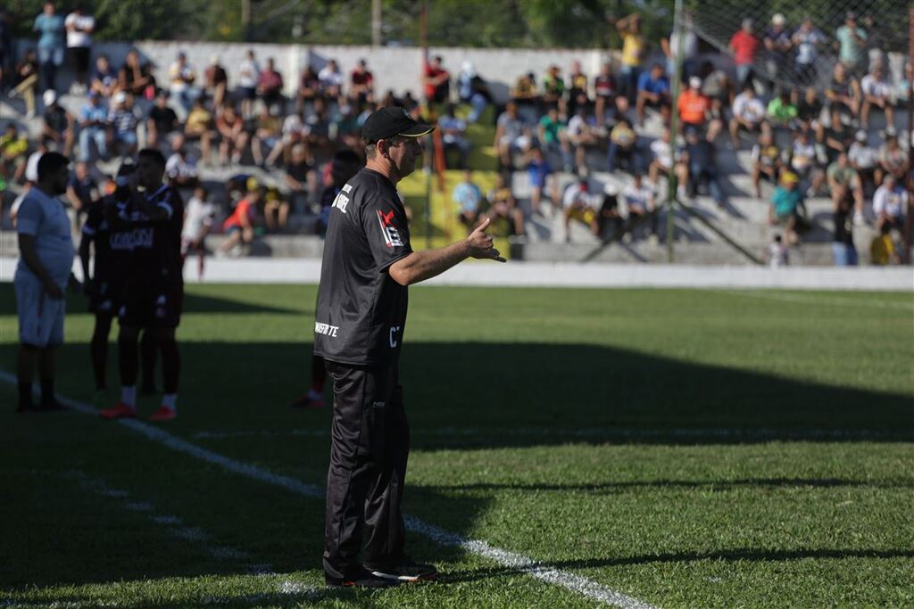 Sananduva não é mais o técnico do São Gabriel