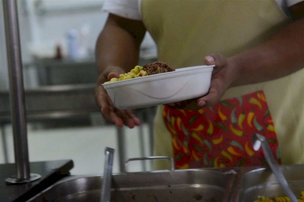 Nova empresa assume Restaurante Popular, mas serviço ofertado segue o mesmo