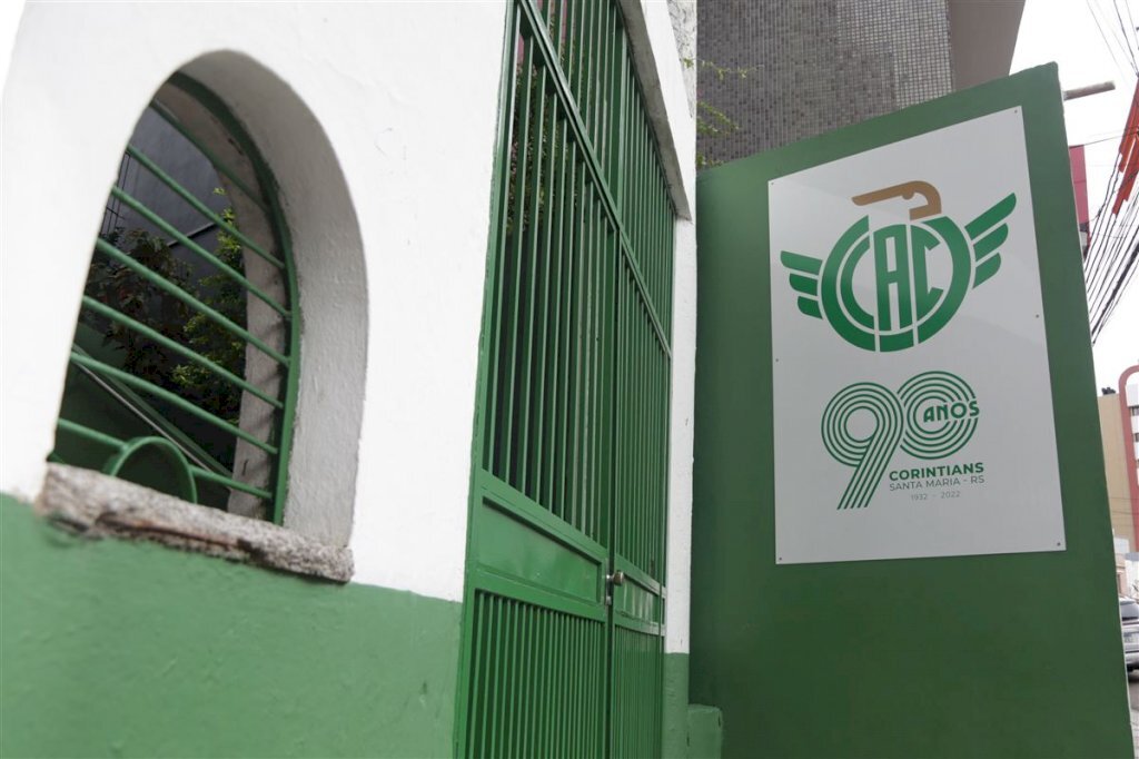 Corintians completa 90 anos e estreia no estadual de categorias de base