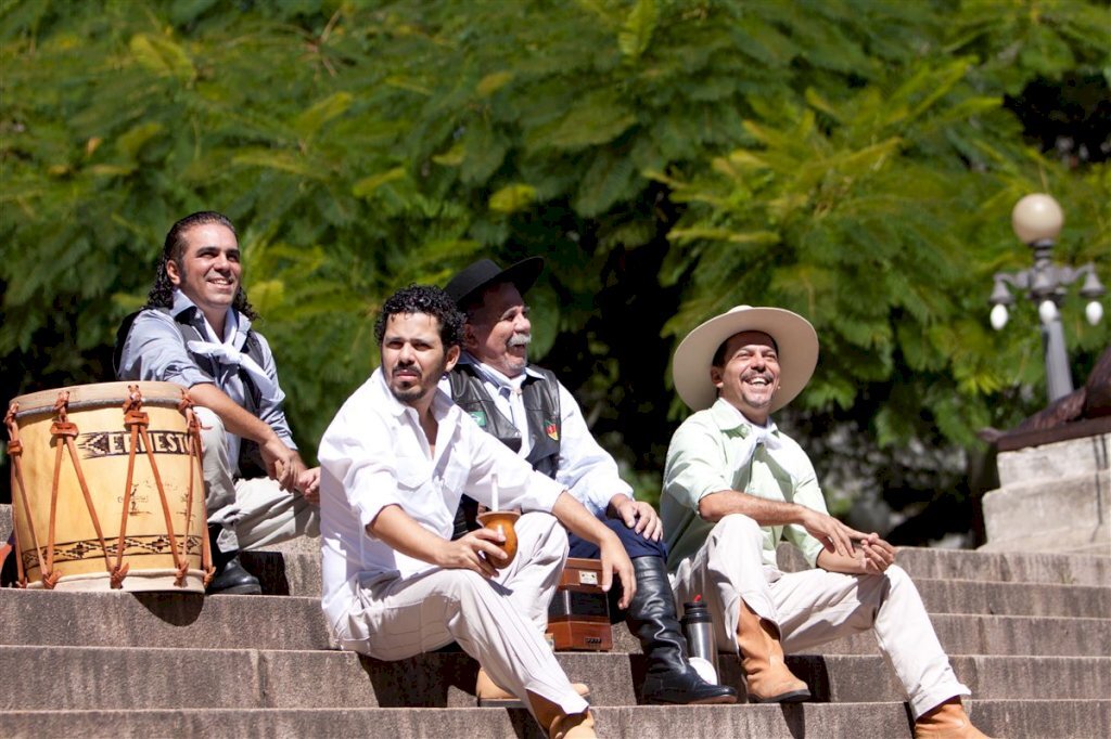 Os Fagundes apresentam show inédito com a Orquestra Jovem Recanto Maestro, no Palco Bell’Anima
