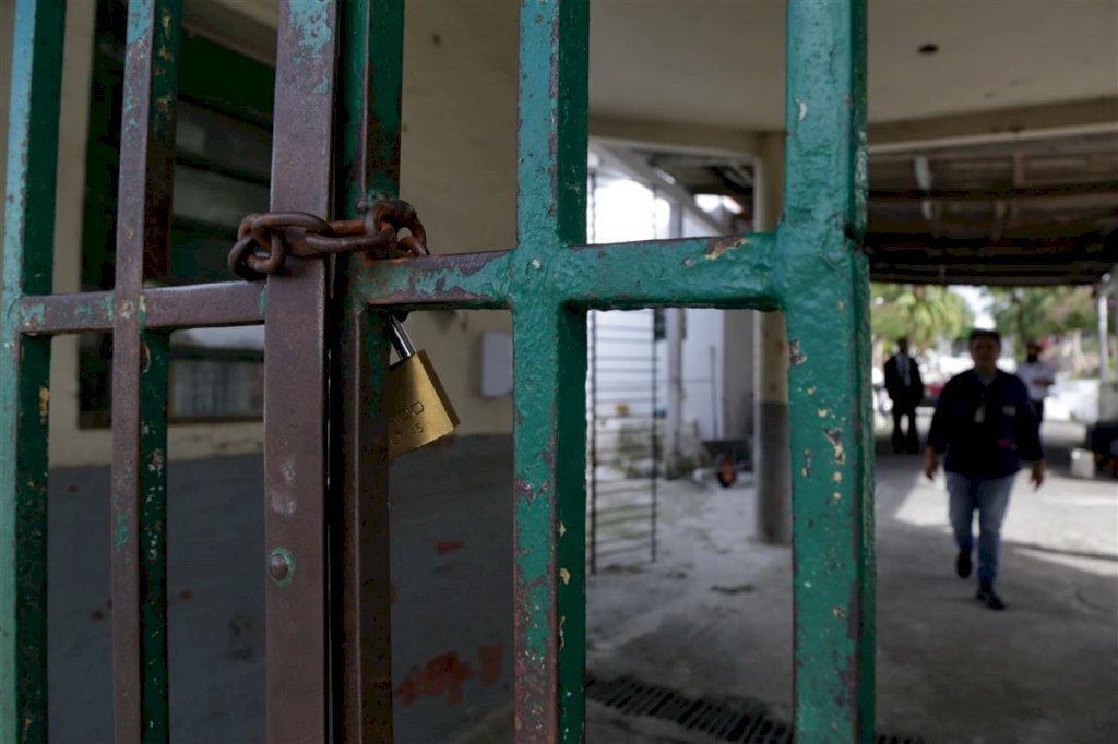 VÍDEO: Cemitério Ecumênico segue fechado há mais de dois anos e sem previsão de abertura